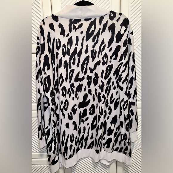 Leopard Print Cardigan - Picture 2 of 4